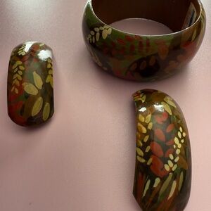 Colorful Leaf Patterned Bangle Set